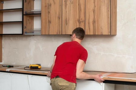 Comment choisir un artisan menuisier qualifié pour vos projets d'intérieur ?