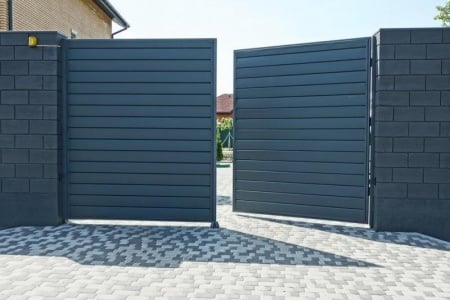 Les points cl&eacute;s pour une installation de portails durable et s&eacute;curis&eacute;e